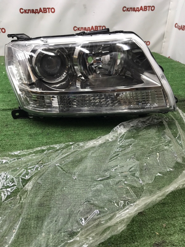 Фара Suzuki Grand Vitara 2005-2016