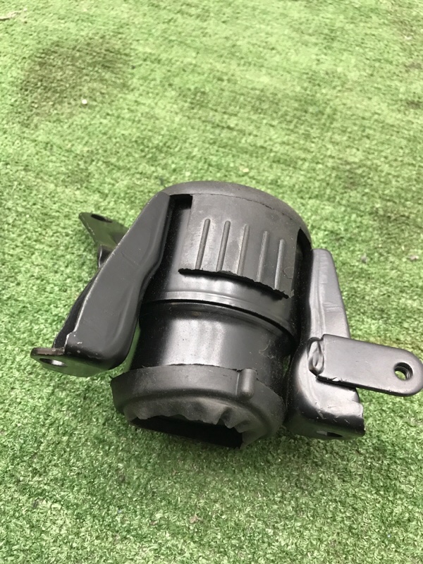 Подушка ДВС Toyota Avensis 2003-2008