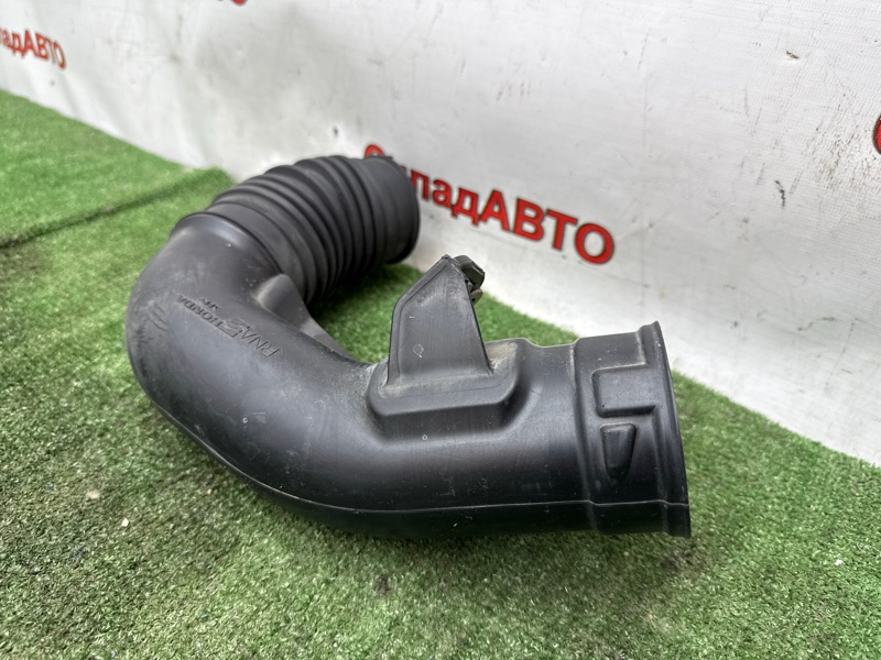 Патрубок воздушного фильтра Honda Civic 2005 FD1