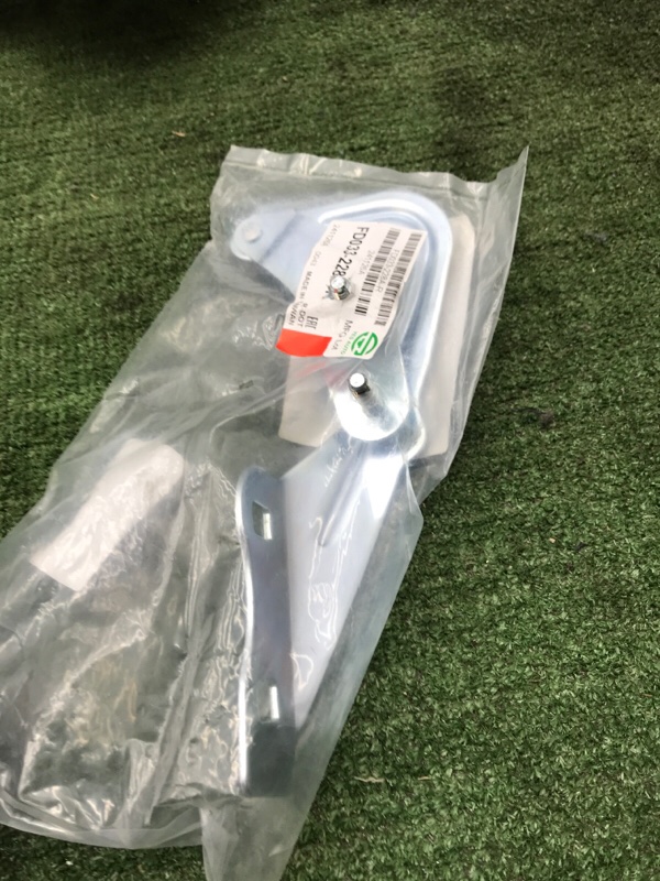 Петля капота Ford Focus 22005-2011