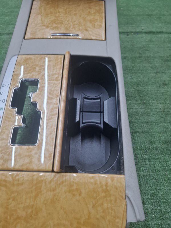 Консоль подлокотника Toyota Camry 2006 ACV40