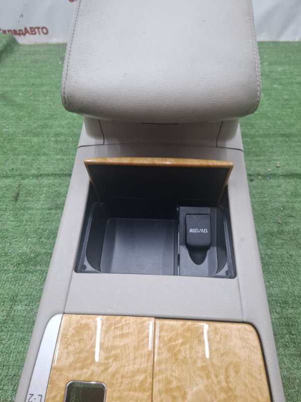 Консоль подлокотника Toyota Camry 2006 ACV40