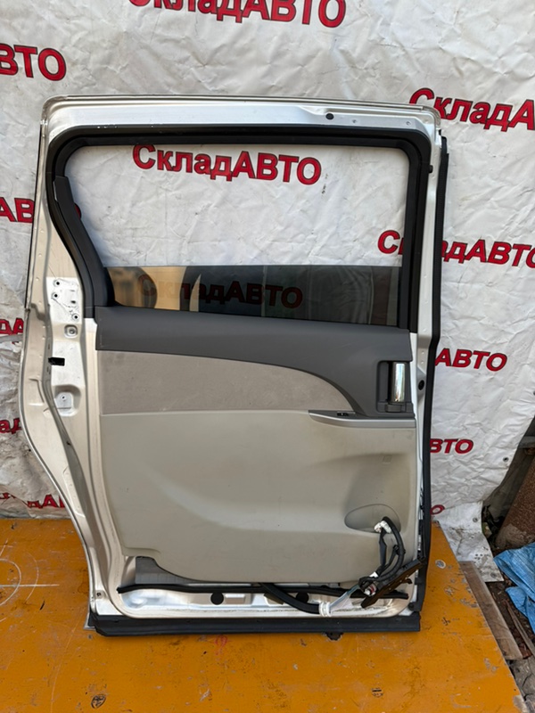 Дверь Toyota Estima 2008 ACR50W