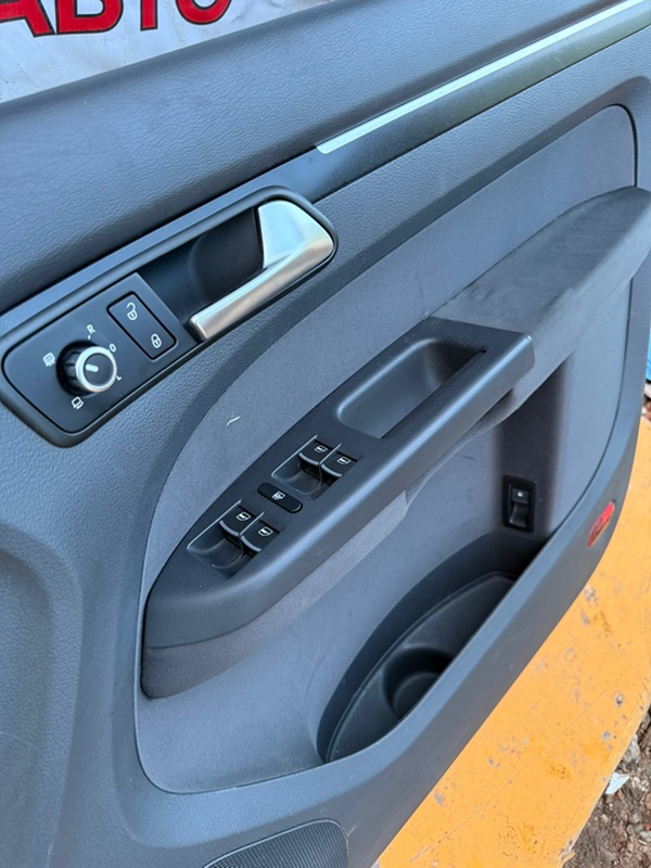 Дверь VOLKSWAGEN Touran 2011 1T3