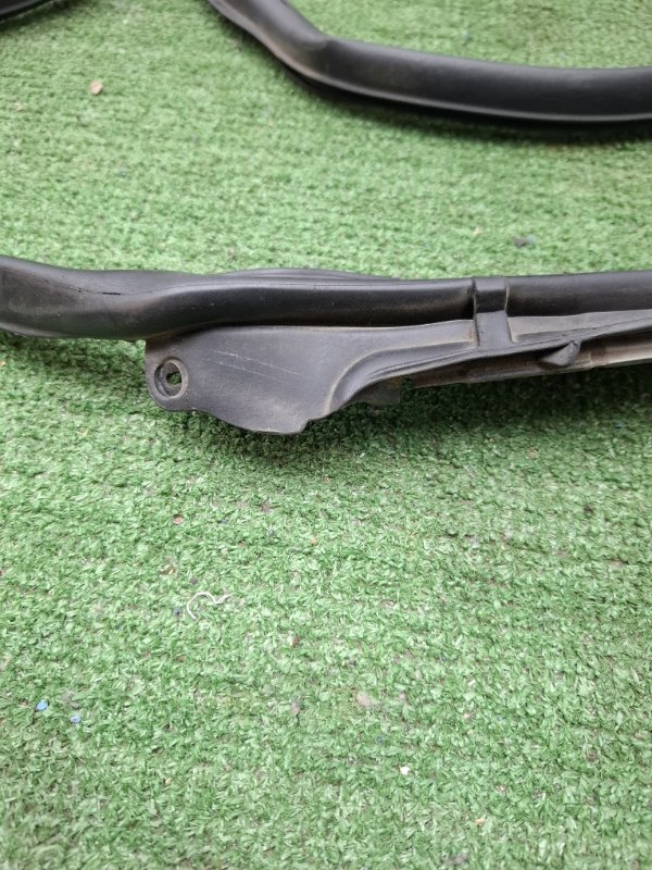 Уплотнитель двери Toyota Camry 2007 ACV40