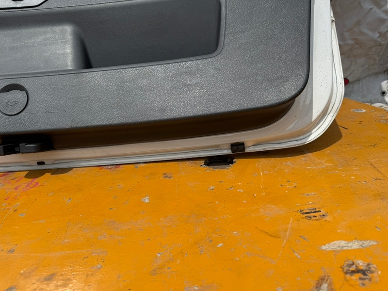 Крышка багажника VOLKSWAGEN Touran 2011 1T3