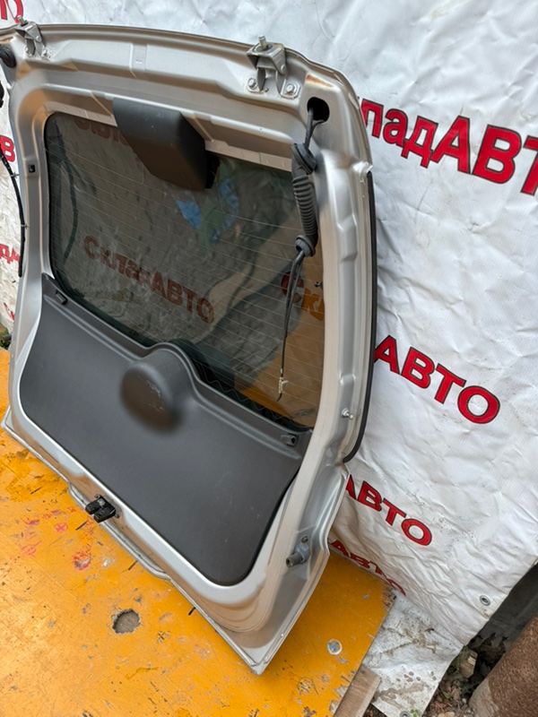 Крышка багажника NISSAN March 2009 BNK12