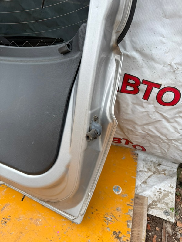 Крышка багажника NISSAN March 2009 BNK12