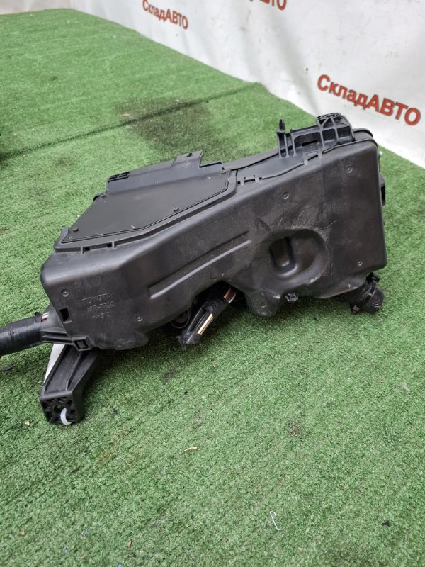 Блок предохранителей под капот Toyota Camry 2006 ACV40