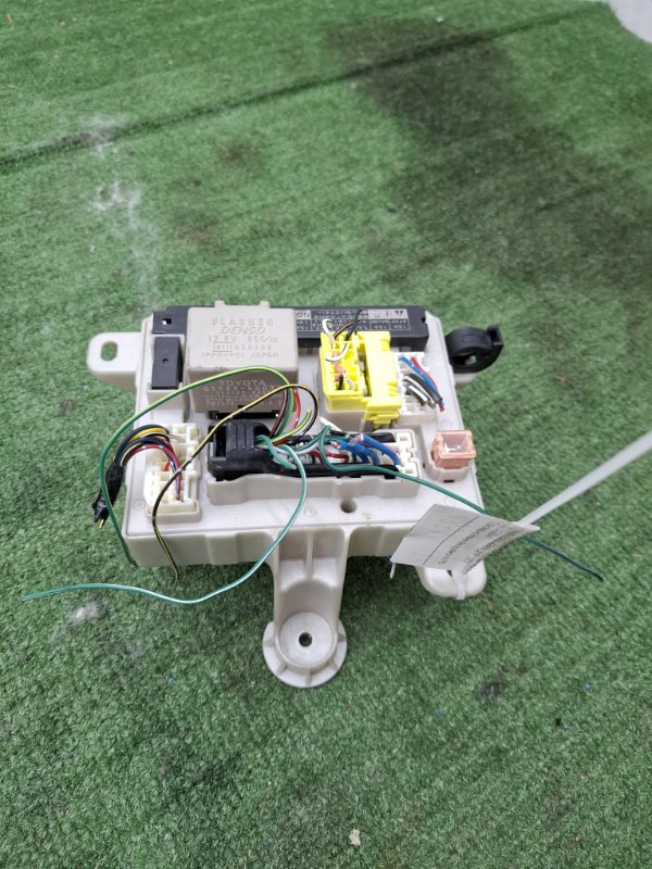 Блок предохранителей салонный Toyota Estima 2003 ACR40W