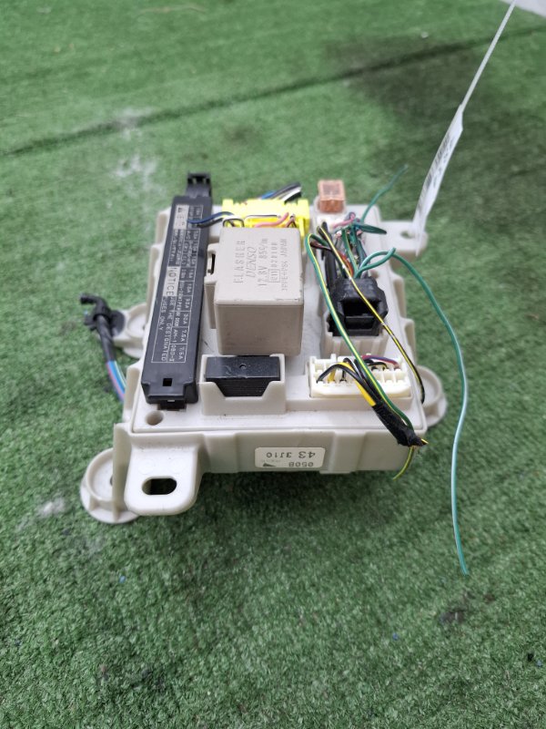 Блок предохранителей салонный Toyota Estima 2003 ACR40W