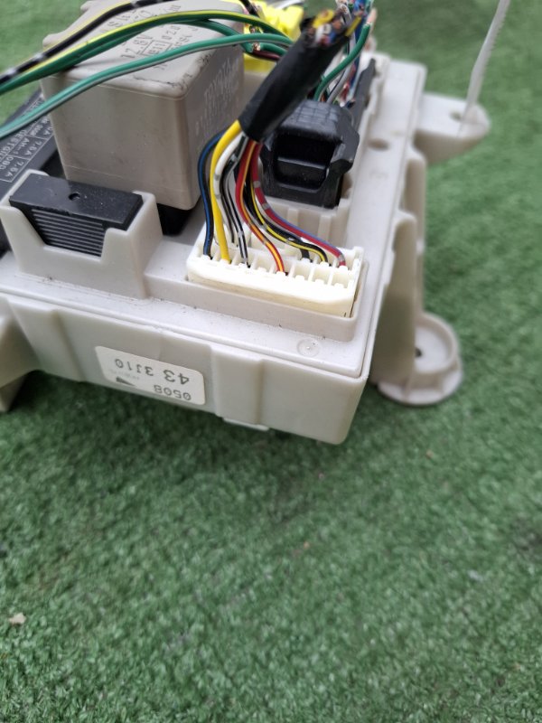 Блок предохранителей салонный Toyota Estima 2003 ACR40W