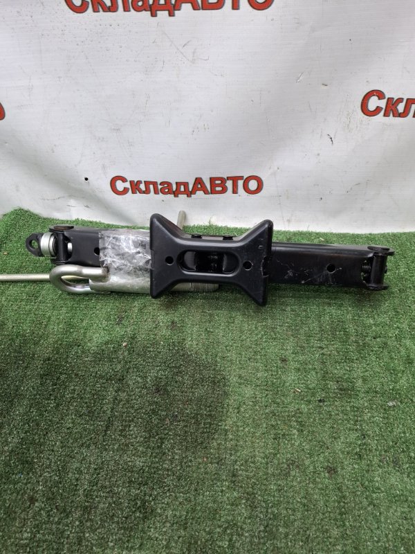 Домкрат Toyota AVENSIS 2012 ZRT272