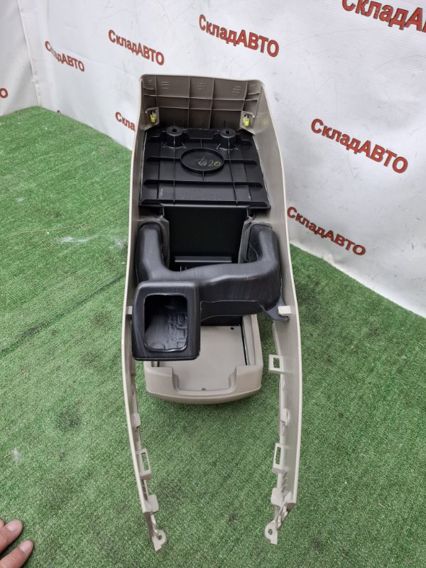 Консоль между сидений Toyota Camry 2006 ACV40