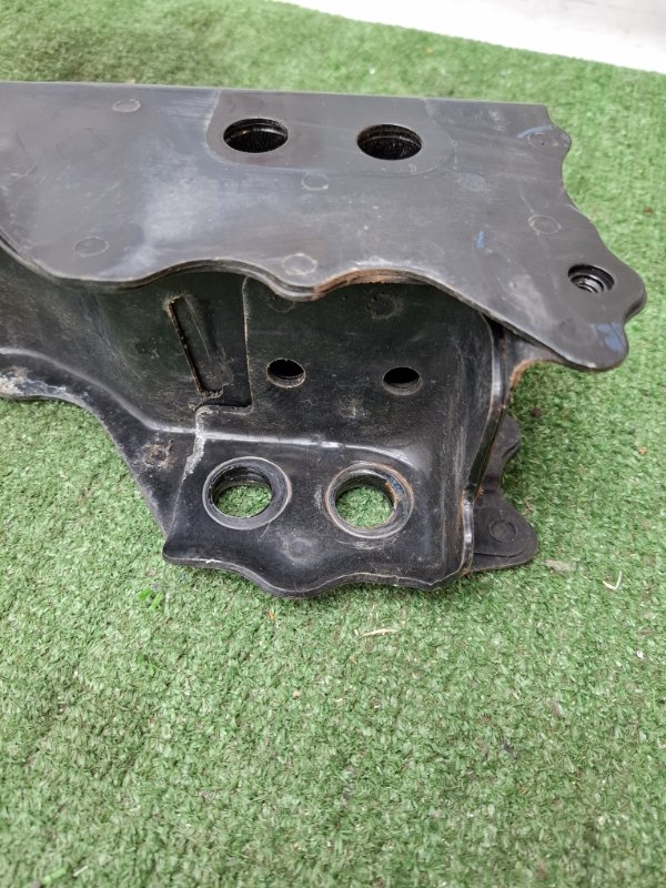 Балка под радиатор Toyota Estima 2008 ACR50W