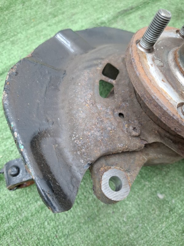 Кулак поворотный Toyota Estima 2003 ACR40W