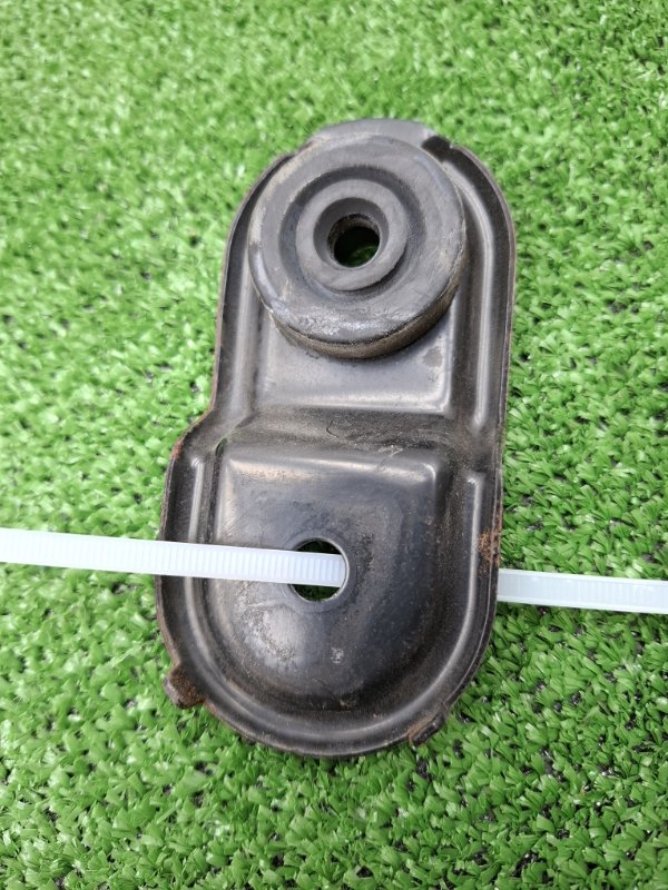 Кронштейн радиатора Subaru Outback 2013 BRM