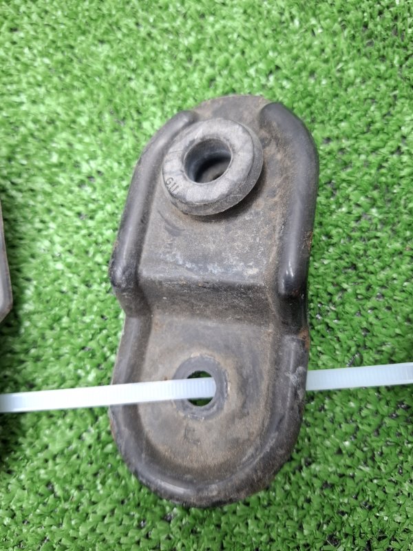 Кронштейн радиатора Subaru Outback 2013 BRM