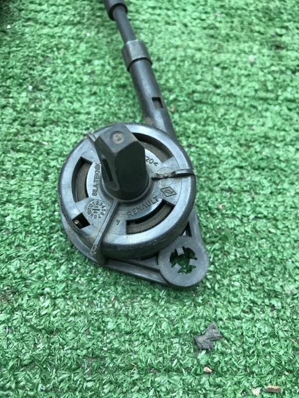 Трос открывания капота