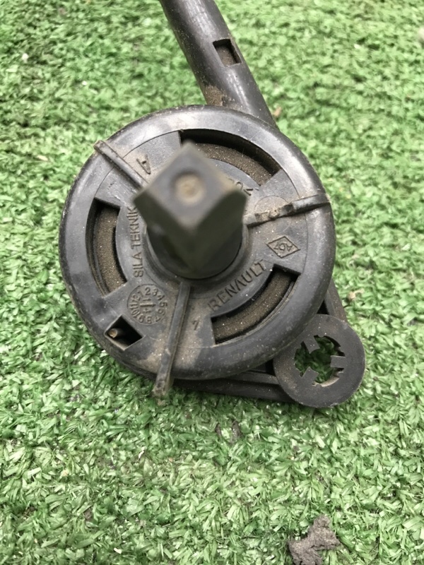 Трос открывания капота