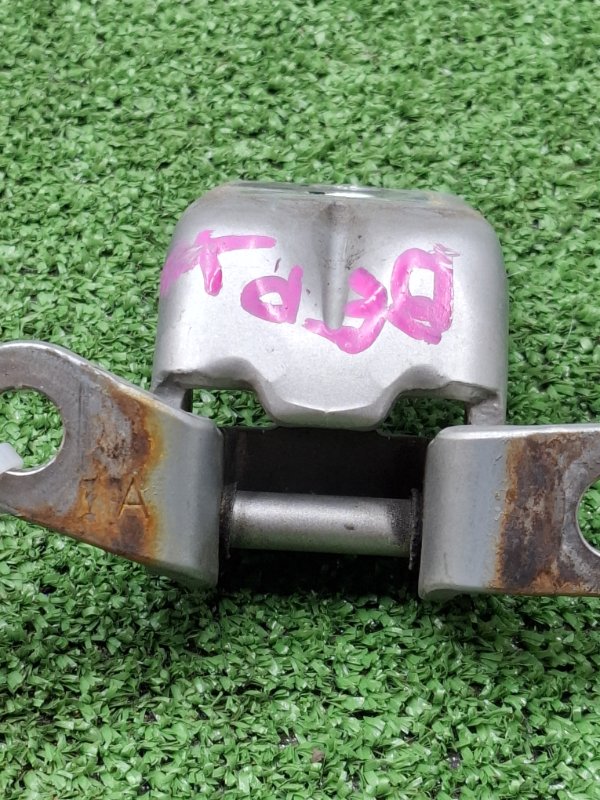 Петля двери NISSAN March 2009 BNK12