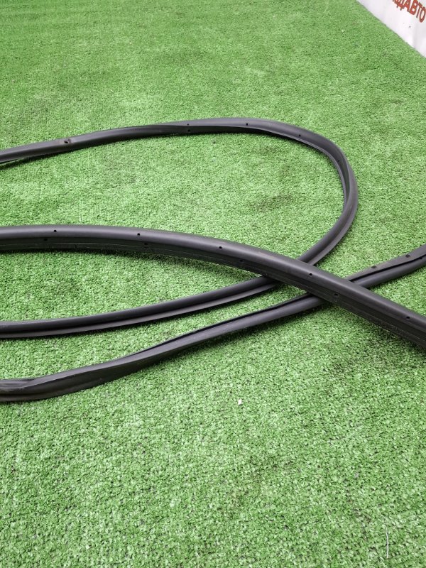 Уплотнитель двери NISSAN March 2009 BNK12