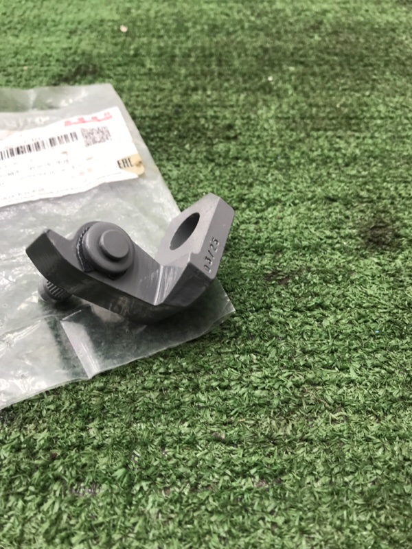 Петля двери