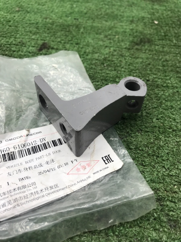 Петля двери