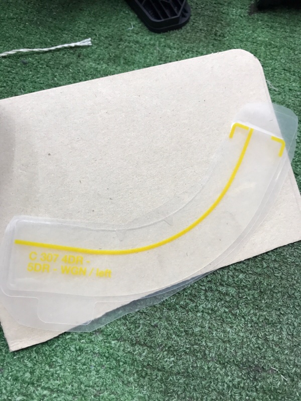 Антигравийная наклейка