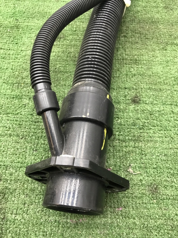 Горловина топливного бака