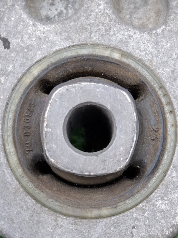 Подушка ДВС VOLKSWAGEN Touran 2011 1T3