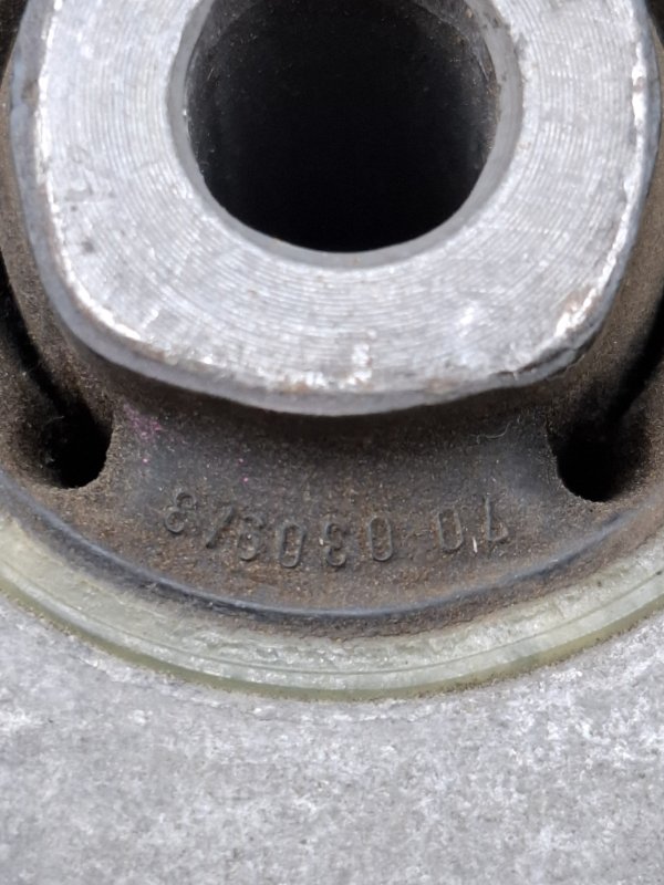 Подушка ДВС VOLKSWAGEN Touran 2011 1T3