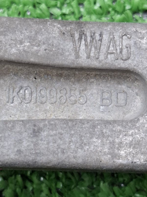 Подушка ДВС VOLKSWAGEN Touran 2011 1T3