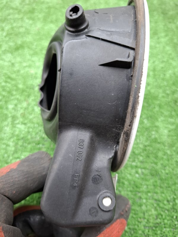 Лючок бензобака VOLKSWAGEN Touran 2011 1T3