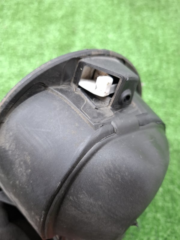 Лючок бензобака VOLKSWAGEN Touran 2011 1T3