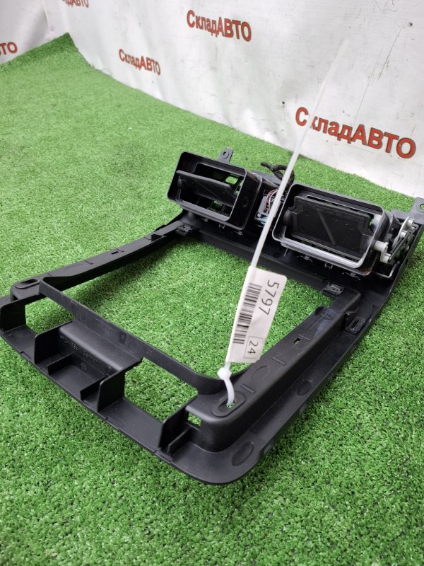 Дефлектор воздуховода VOLKSWAGEN Touran 2011 1T3