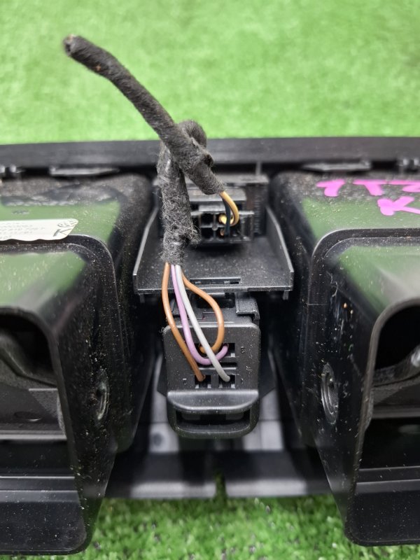 Дефлектор воздуховода VOLKSWAGEN Touran 2011 1T3