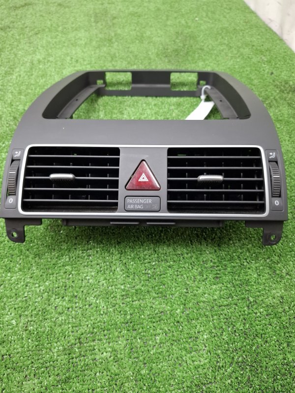 Дефлектор воздуховода VOLKSWAGEN Touran 2011 1T3