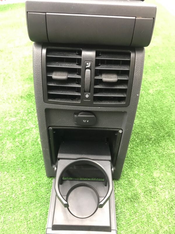 Консоль подлокотника VOLKSWAGEN Touran 2011 1T3