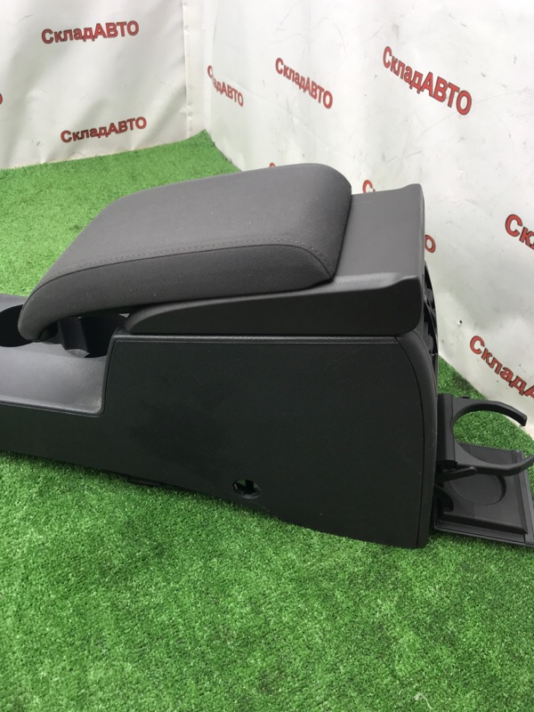 Консоль подлокотника VOLKSWAGEN Touran 2011 1T3