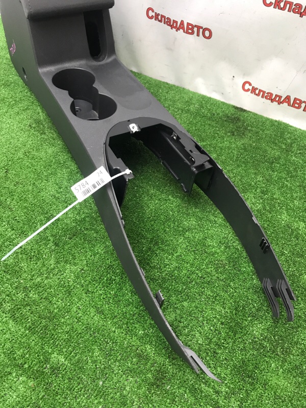 Консоль подлокотника VOLKSWAGEN Touran 2011 1T3