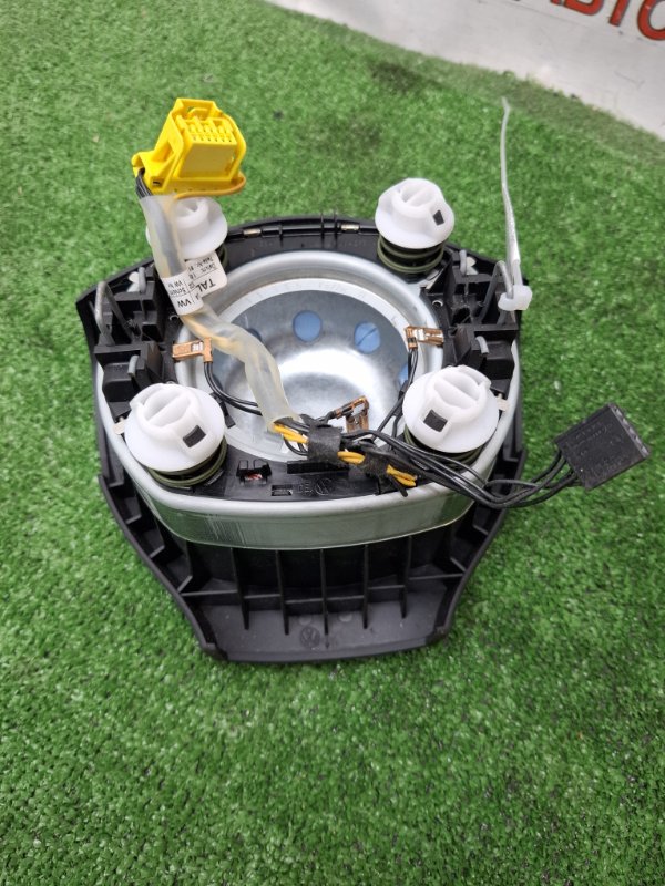 Подушка безопасности в руль VOLKSWAGEN Touran 2011 1T3