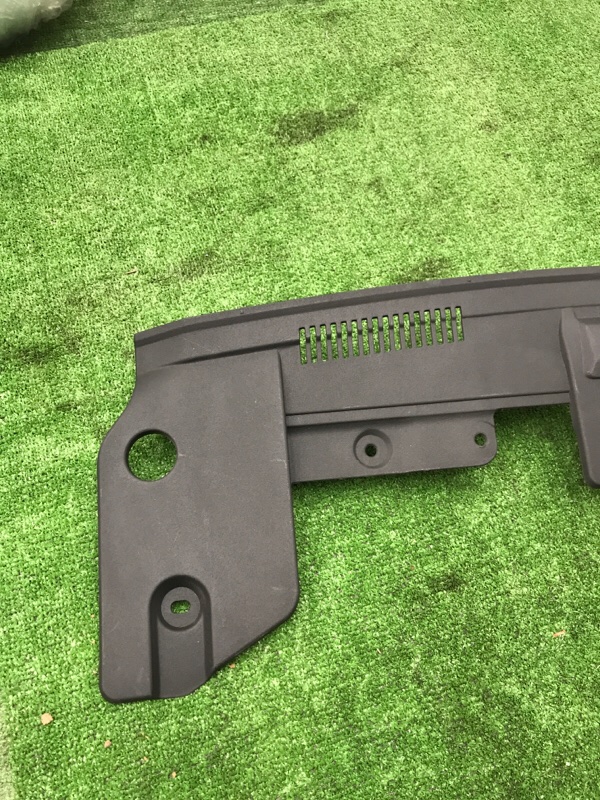 Панель замка капота