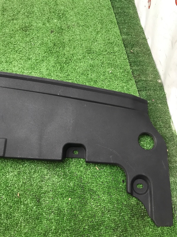 Панель замка капота