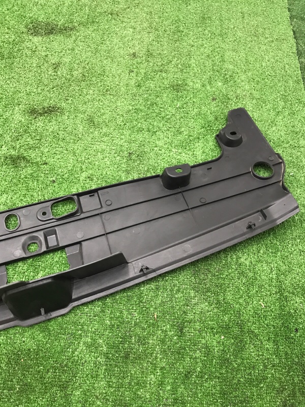 Панель замка капота