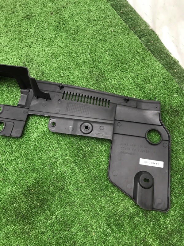 Панель замка капота