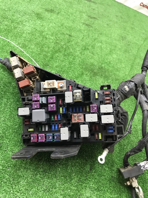 Блок предохранителей под капот Subaru Outback 2013 BRM