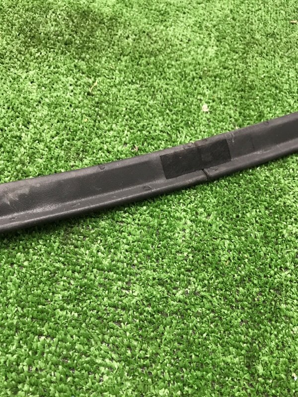 Уплотнитель двери