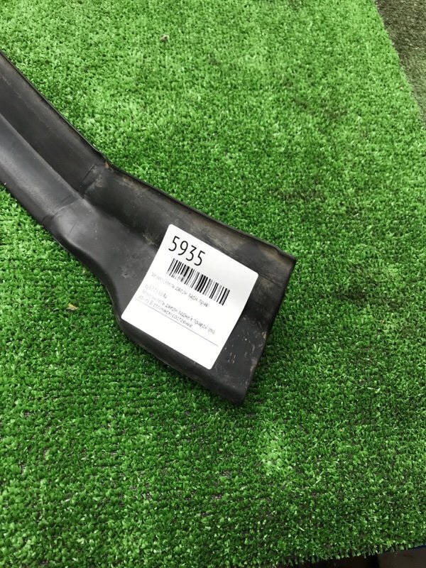 Уплотнитель двери