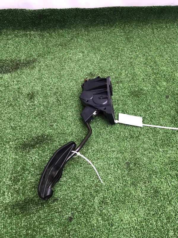 Педаль газа Toyota Camry 2006 ACV40